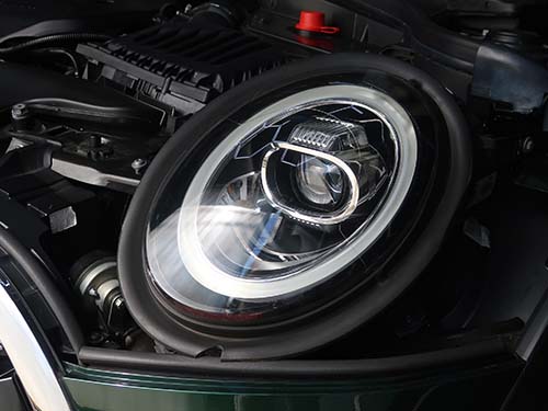 ライコウ厳選中古パーツの「LCIモデル用アダプティブLEDヘッドライト」を装着