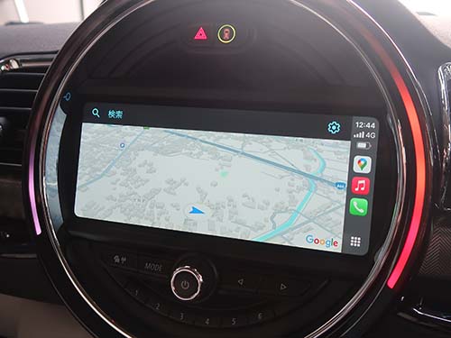 iPhoneのマップやミュージック、メッセージアプリなどを快適に操作可能
