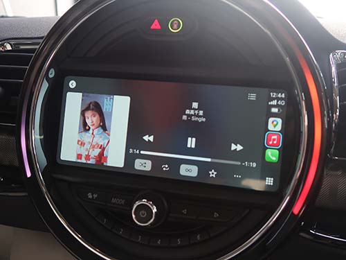 iPhoneのマップやミュージック、メッセージアプリなどを快適に操作可能