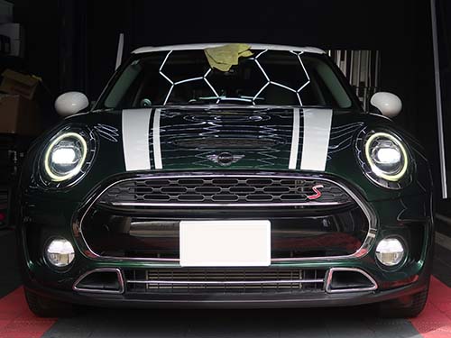 単なるON/OFF制御ではなく、「左右独立制御のマトリクスハイビーム」