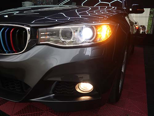 フォグライトのコーナーリング機能を有効化