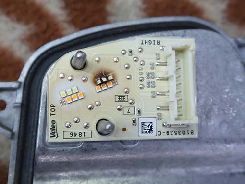 LED基板の一部が焼損