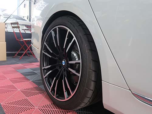 ロアリングキットを使用しないローダウン