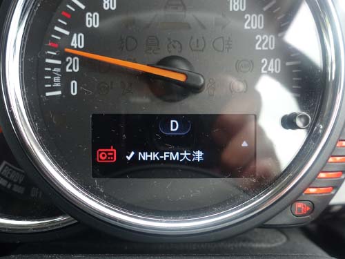 オーディオボリューム操作やトラック切替が可能