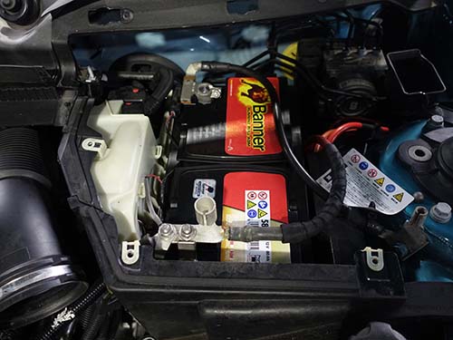 Banner製Running Bull AGMバッテリーへ交換