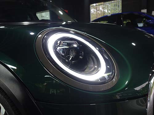 後付に使用するパーツをすべてMINI純正品で統一