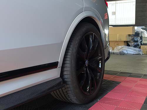 診断機を用いてローダウン値を調整