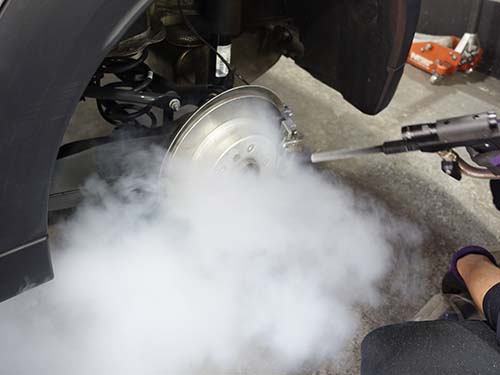 ブレーキ周りのドライアイス洗浄