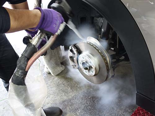 ブレーキ周りのドライアイス洗浄