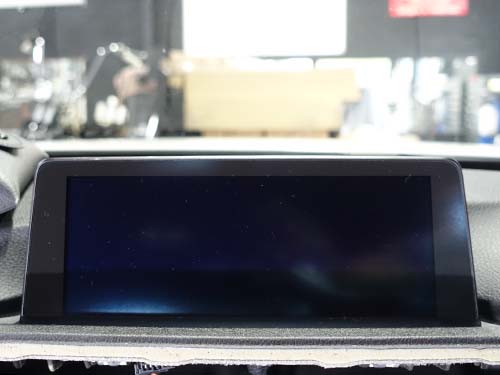 純正ナビ画面がブラックアウト