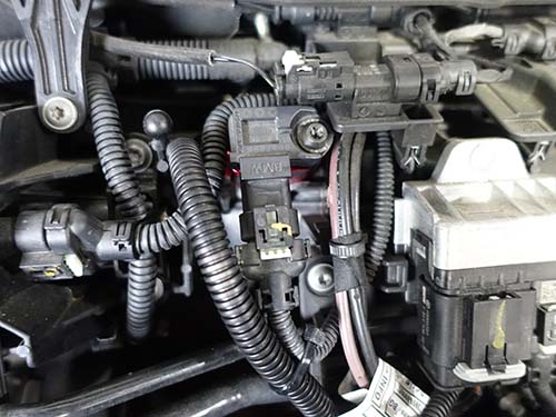 エンジンルームのセンサーから精密な値を取得