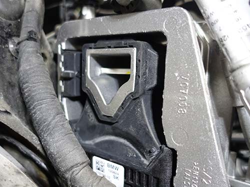 ミニ JCW F56 エンジンマウント＆ペンドラムサポート交換