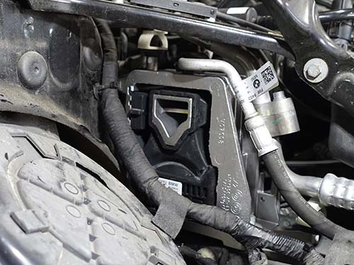 ミニ JCW F56 エンジンマウント＆ペンドラムサポート交換