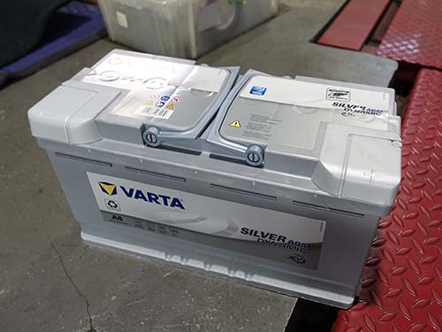 純正採用のVARTA製で信頼性と長寿命を確保