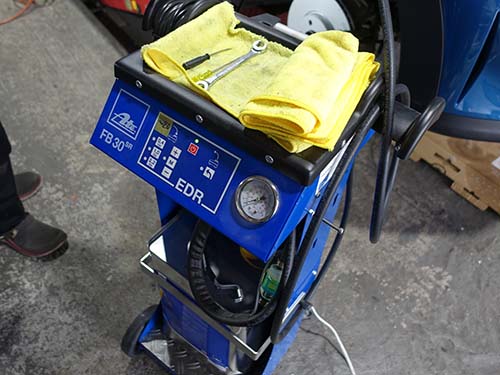 ATE FB-30SR 圧送機 を使用し確実なエア抜き