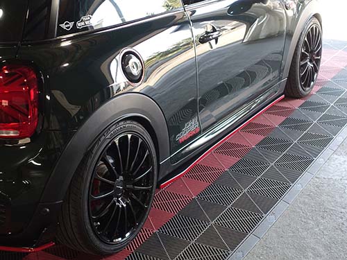 MINI F56 サイドスポイラー(GIOMIC)取付