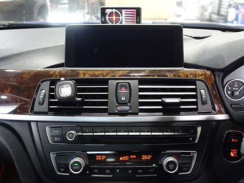 ナビが突然不動になり画面が真っ黒になる「画面ブラックアウト」症状 