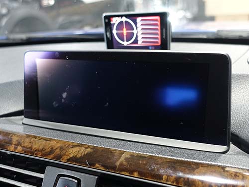 BMW F31 画面ブラックアウト