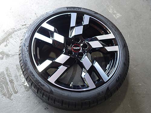 ホイールも裏側まで丁寧に洗浄