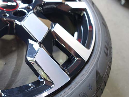 ホイールも裏側まで丁寧に洗浄