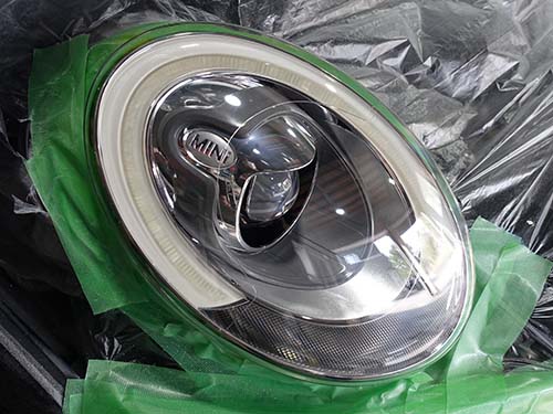 ヘッドライトレンズリペア作業