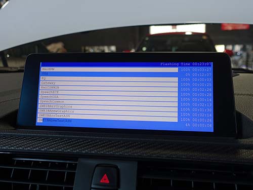 HMIバージョン更新のため、ヘッドユニットをプログラミング