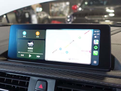 見た目も操作性も「純正フルスクリーンCarPlayの仕様」と同等