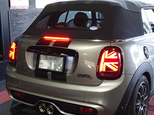 RAIKO製テールライトモジュール装着（ブレーキ時ユニオンジャック発光）