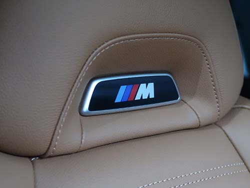 BMW X3(G01) M40d にヘッドレストMエンブレム