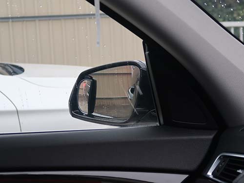 後退時の助手席ドアミラー下降角度を浅めに調整