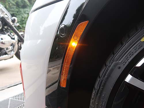 専用スイッチでサイドマーカーの発光を制御