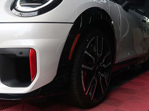 F67 JCWコンバーチブルに純正USサイドマーカー付フェンダー装着