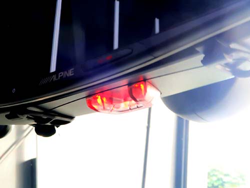 “アラーム装着車のような点滅”を再現