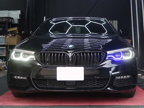 「助手席側のデイライトが変な色で光っている」