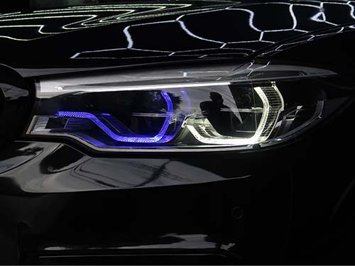 「近くの鈑金工場へデイライト不良で相談 → その後から青くなった」