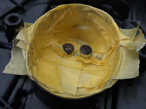 アクリル導光体が中途半端に削られ、導光面はデコボコ