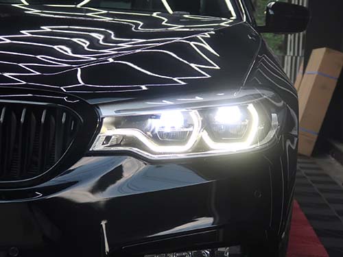 ヘッドライトは車の“顔”。