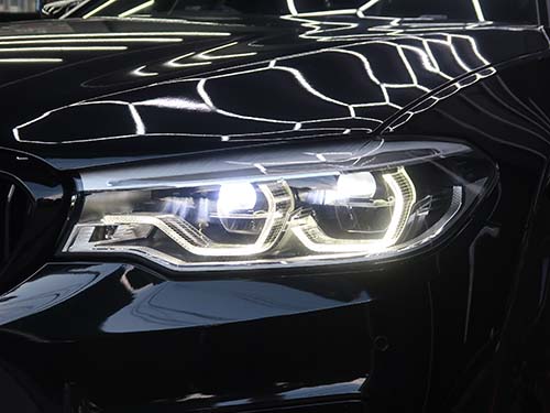 ヘッドライト修理は必ず専門店へ