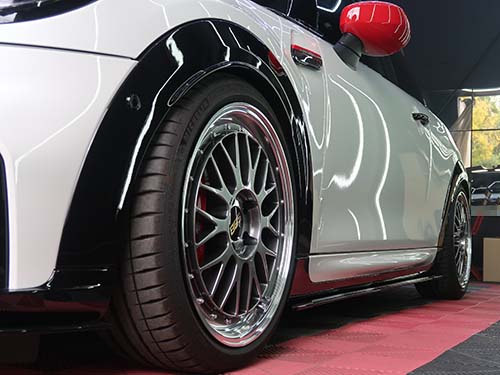 MINI JCW F56 デュエルAG サイドディフューザー装着