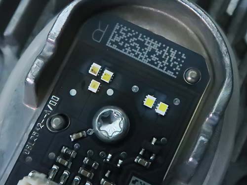 LEDモジュールをBMW純正新品へ交換