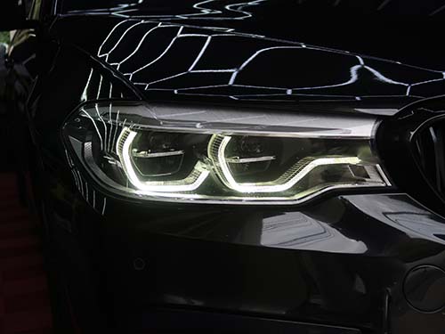 ヘッドライト交換をしなくても リペアで改善できるケースがほとんど