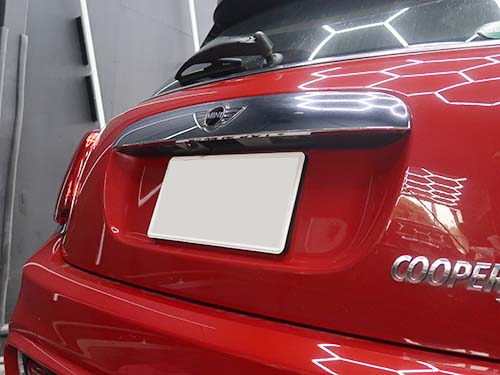 MINI F56 バックカメラ未装着車に超小型カメラ