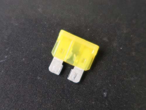 基板内の電源回路がショートし、ヒューズを飛ばすトラブル