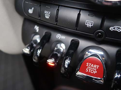 エンジン始動時にアイドリングストップのオフ設定