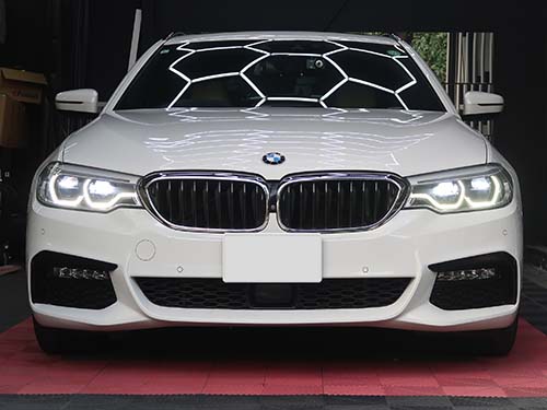 ヘッドライトASSY交換に比べ、費用を大幅に抑えながら純正同等の見た目を維持