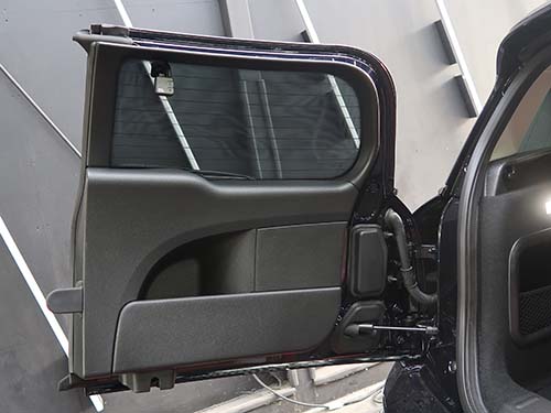 MINI クラブマン F54 リアカメラハーネスをスマートに処理