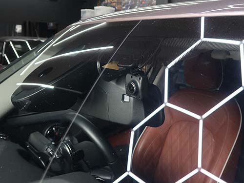 デジタルミラータイプの前後2カメラドライブレコーダー