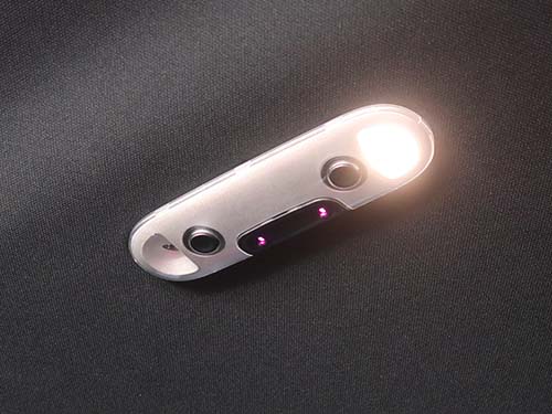 左右独立点灯(読書灯機能)に対応