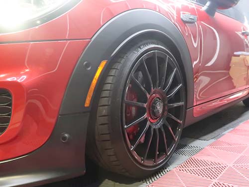 MINI JCW F56 USマーカー付きフェンダー装着