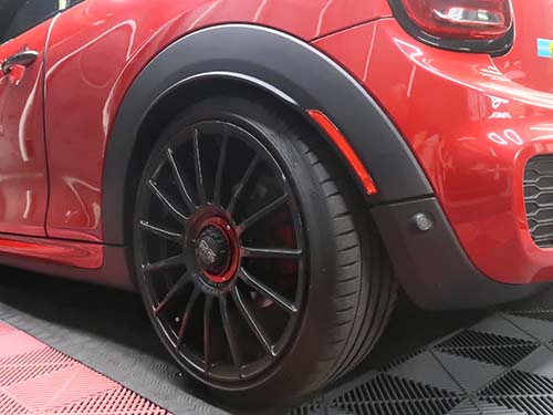 MINI JCW F56 USマーカー付きフェンダー装着